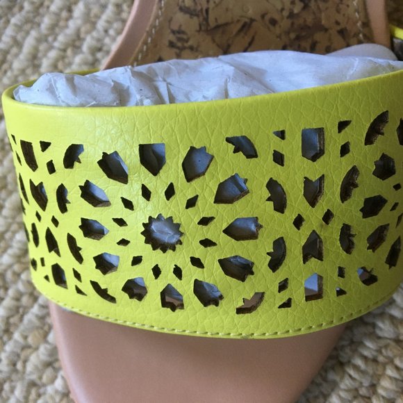 LOFT Adelina Neon Lime Perforated Wedge New In Box - Picture 4 of 12